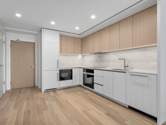 Property Photo: 3963 Uplands Way 304 BC V7S 0B7