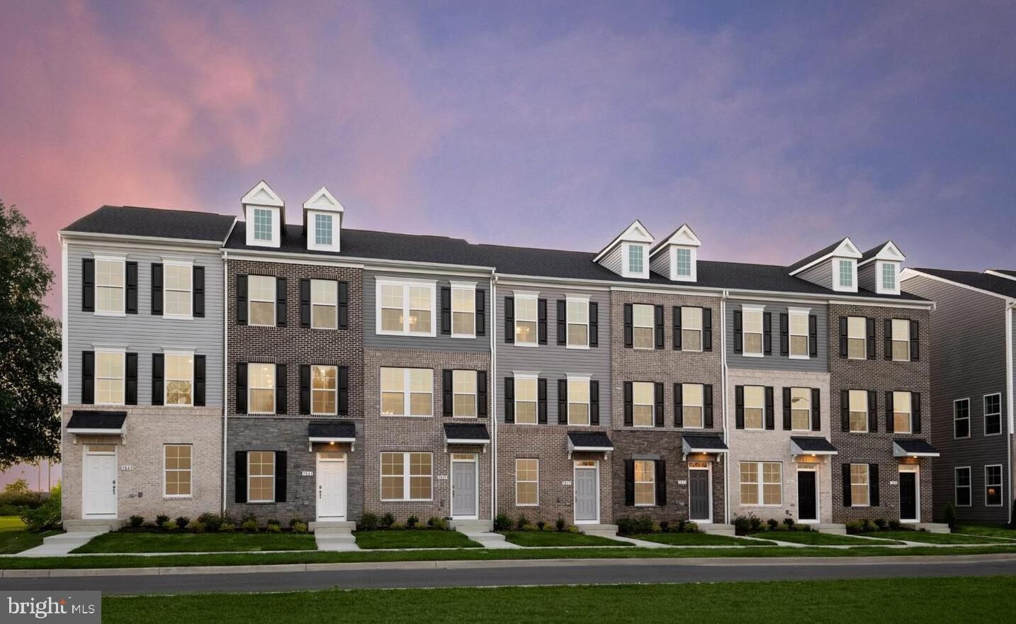 Property Photo:  2817 Laleh Way  MD 20772 