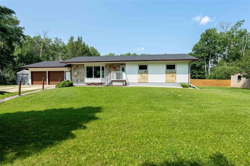 Property Photo:  40 Birchview Drive  MB R0E 0A0 