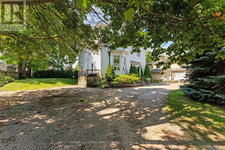 Property Photo:  47 Elgin Avenue West  ON N7A 2E1 