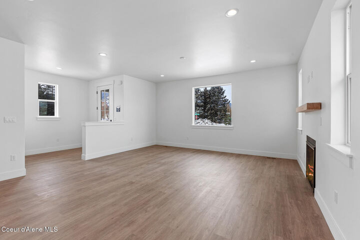 Property Photo:  651 Moscow St  ID 83864 