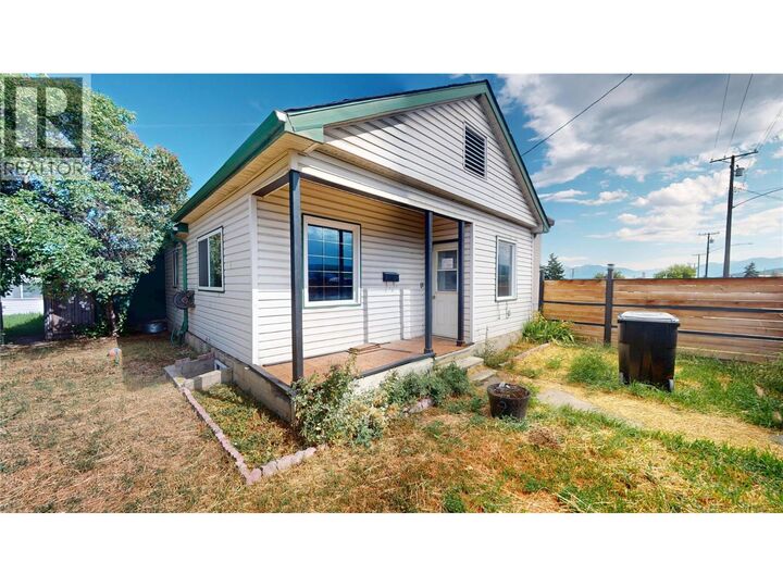 315 Kootenay Street North — photo 1