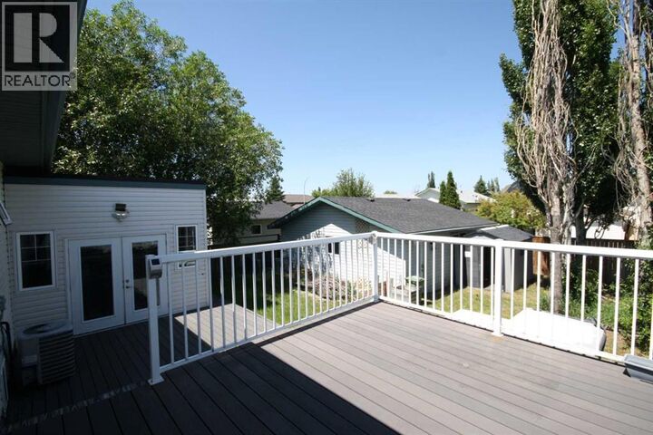 Property Photo: 209 Strathaven Bay AB T1P 1N4