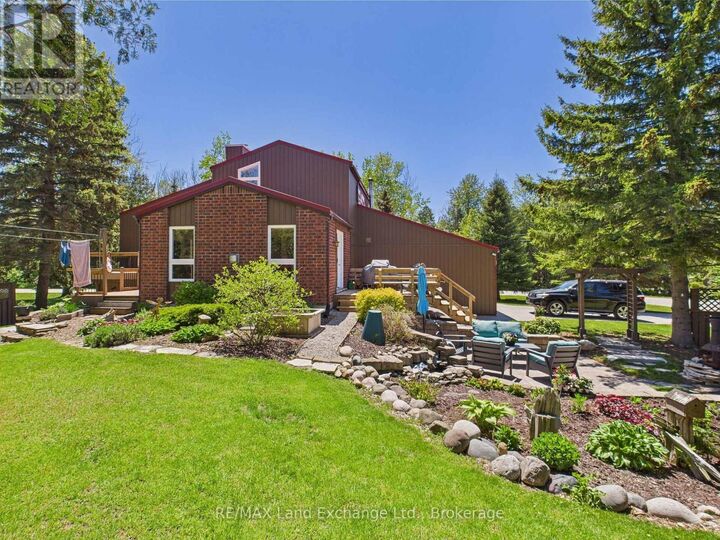 40 Eastwood Crescent — photo 1