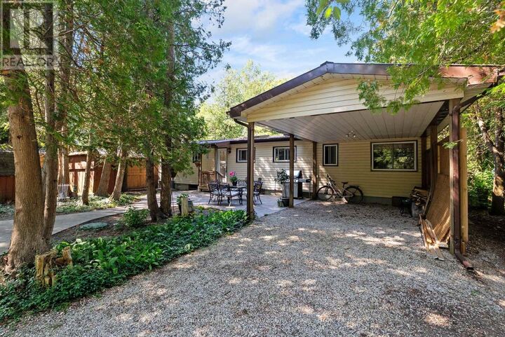149 Huron Road West — photo 1