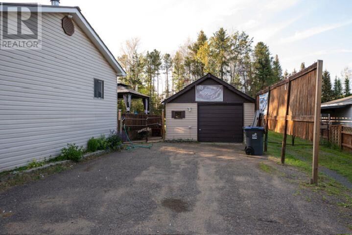 Property Photo:  2367 Rosslyn Road  ON P7K 1G5 