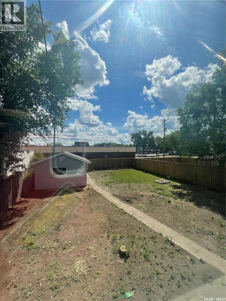 Property Photo: 911 23rd Street W SK S7L 0A5