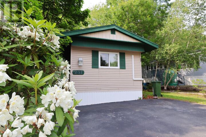 Seasons Drive 231 — photo 1