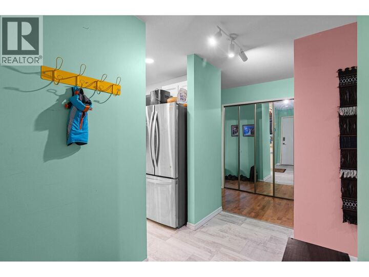 Property Photo:  983 Bernard Avenue 106  BC V1Y 6P7 