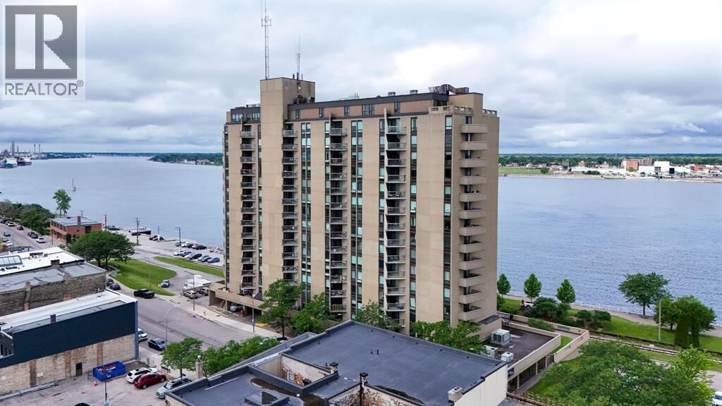 Property Photo:  155 Front Street North 805  ON N7T 7V5 