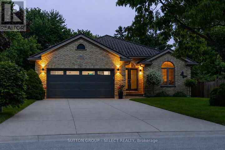 Property Photo: 581 Inverness Avenue ON N6H 5R3