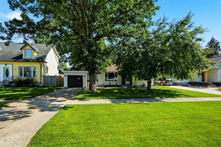Property Photo: 42 Glen Avenue MB R2M 1V5