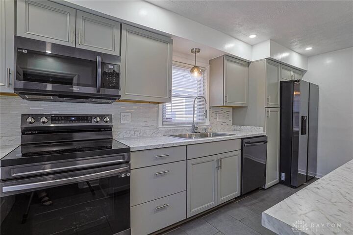 Property Photo: 2245 Arlene Avenue OH 45406