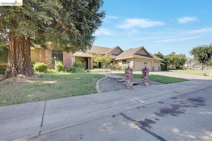 Property Photo:  722 Mariner Loop  CA 95991 