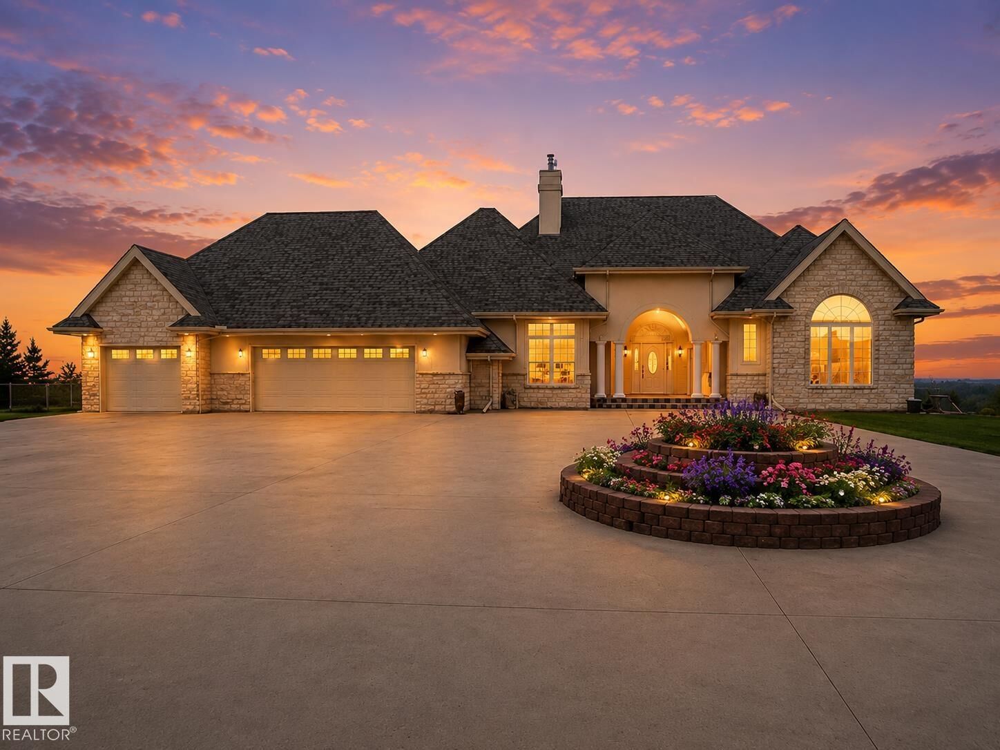 Property Photo:  3006 Wayne Way  AB T9M 1P8 