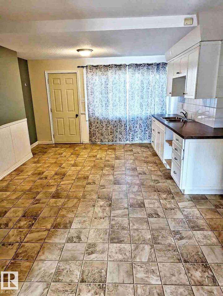 Property Photo: 4730 46 Avenue AB T0A 3A3