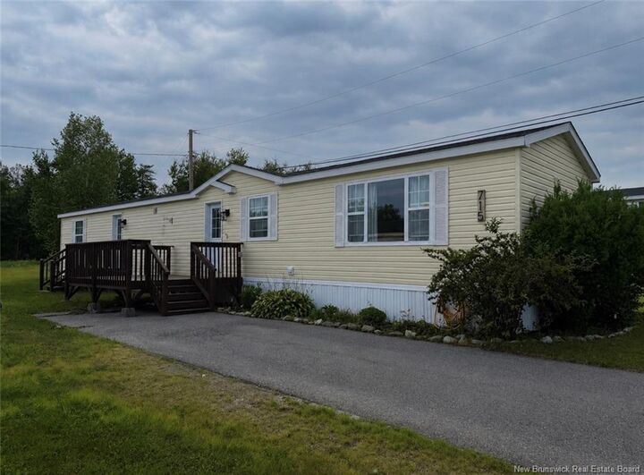 Property Photo:  715 Williston Drive  NB E1V 5Z1 