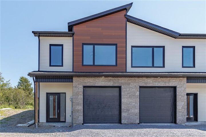 B Oakhill Crescent — photo 1