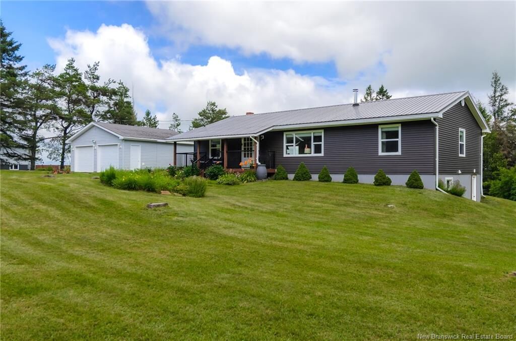 Property Photo:  55 Valleyview Drive  NB E4E 4P5 