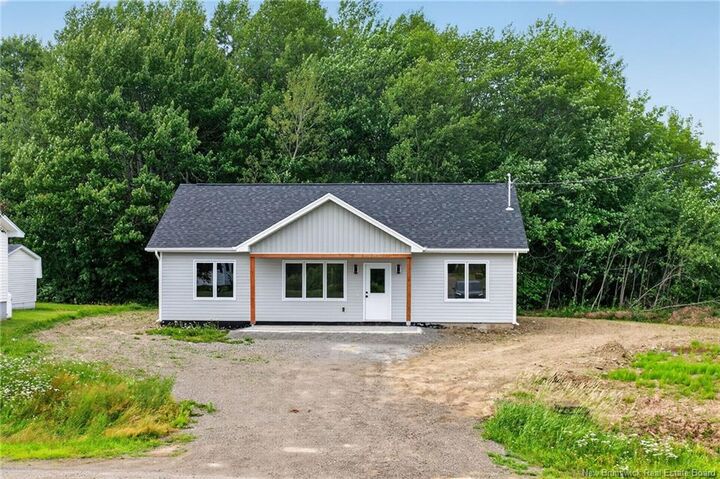 Property Photo:  35 Lauza Avenue  NB E4V 1J8 