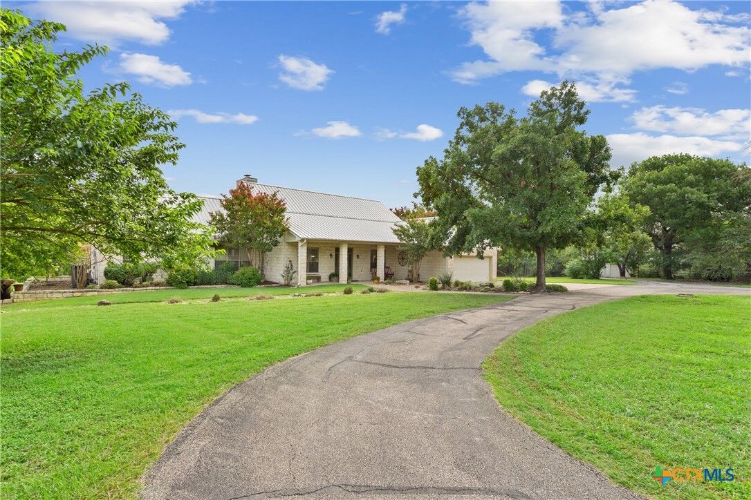 Property Photo: 13730 Settlements Road TX 76571