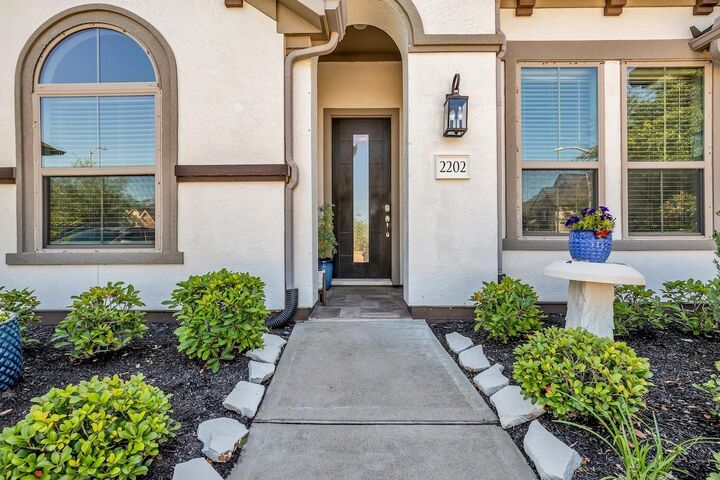 Property Photo: 2202 Sour Cherry Trail TX 77406