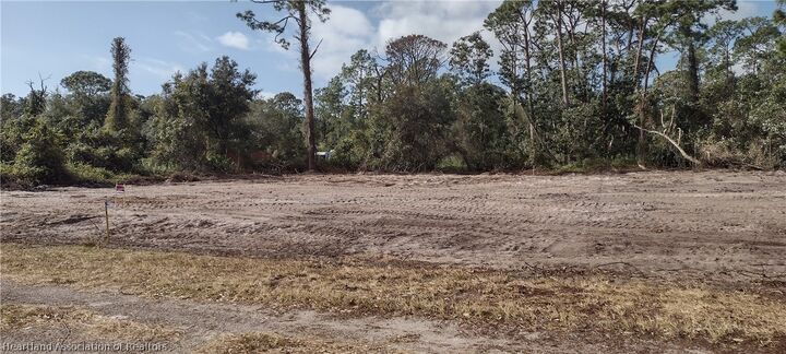 Property Photo: 1038 Redbird Street FL 33852
