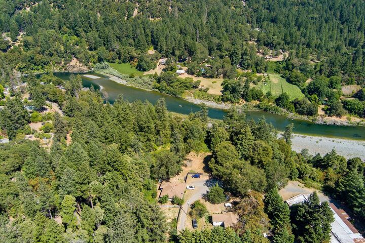 Property Photo:  