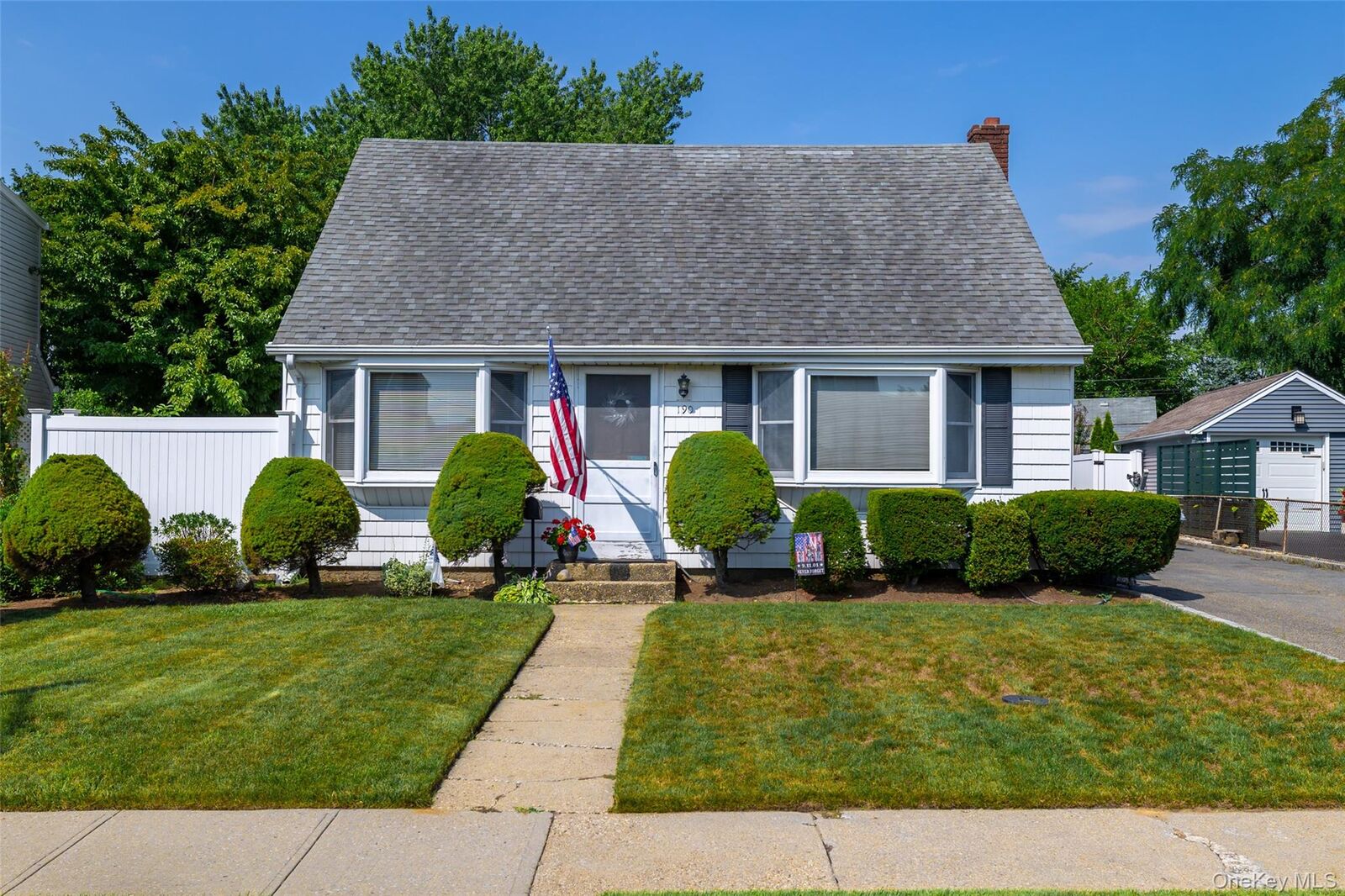 Property Photo:  190 Cottage Boulevard  NY 11801 