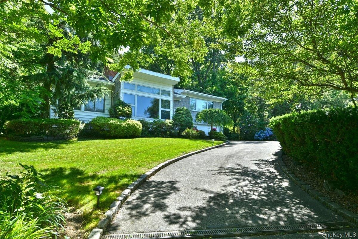 Property Photo: 13 Vista Drive NY 11021