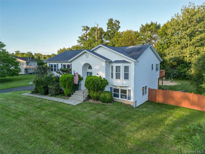 Property Photo:  3 Aron Court  NY 10977 