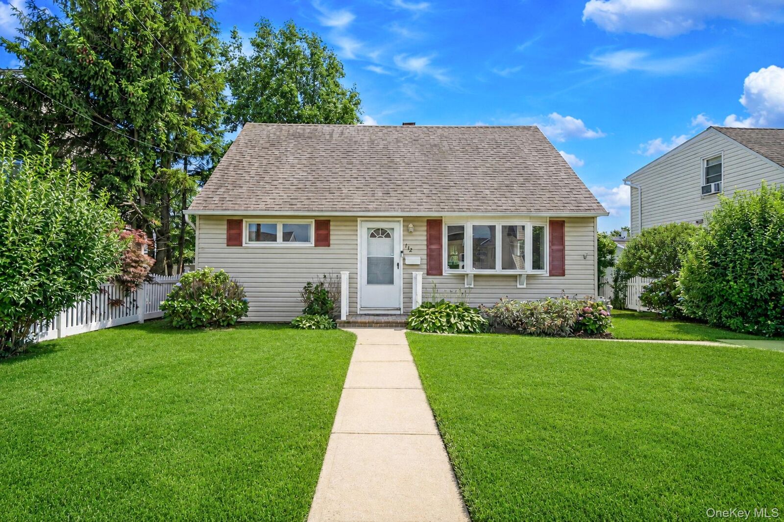 Property Photo:  112 Franklin Place  NY 11758 