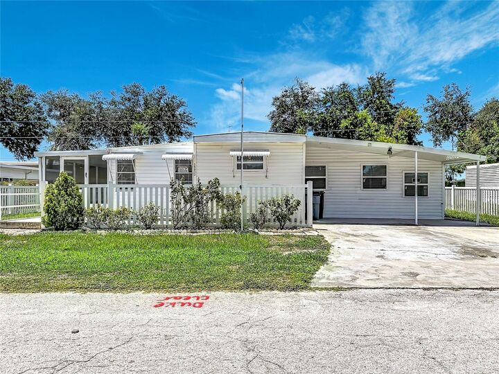 Property Photo:  39032 Ola Avenue  FL 33542 