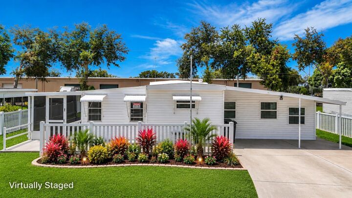 Property Photo: 39032 Ola Avenue FL 33542