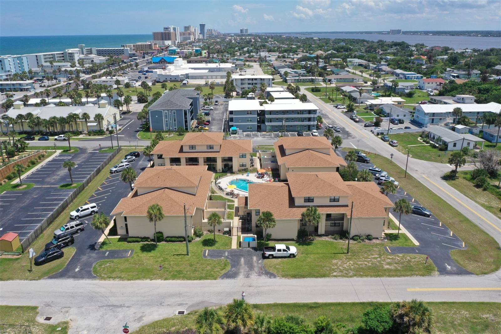 Property Photo: 100 Grant Avenue 24 FL 32118