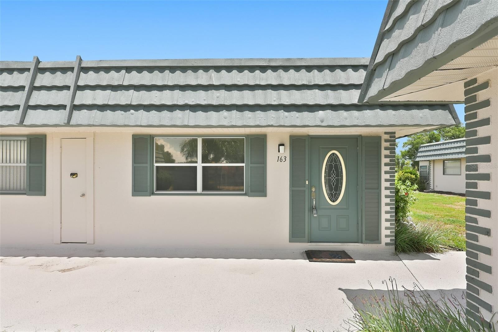 Property Photo:  1811 Bedford Lane 163  FL 33573 