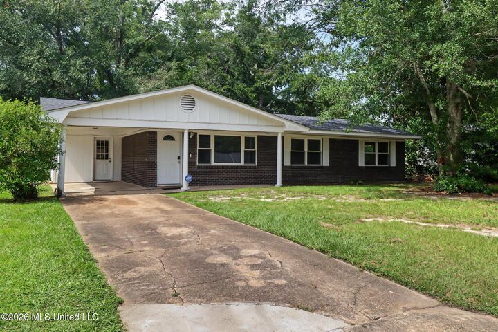 Property Photo: 2517 Ridgewood Road MS 39564