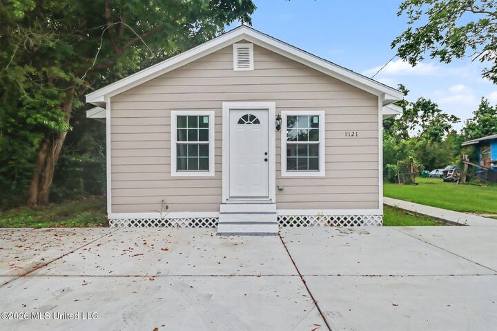 Property Photo:  1121 43rd Avenue  MS 39501 