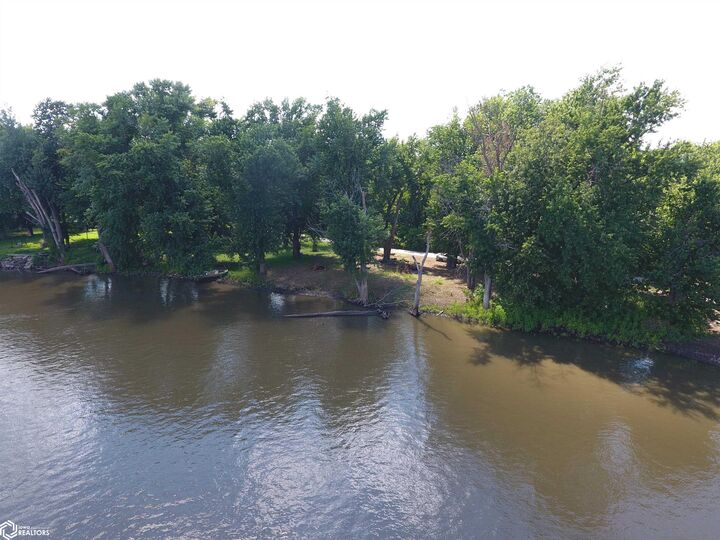 Property Photo:  103 Oconnell Road  IA 52601 