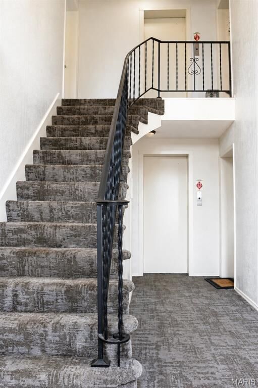 Property Photo:  916 Claytonbrook Drive 1  MO 63011 