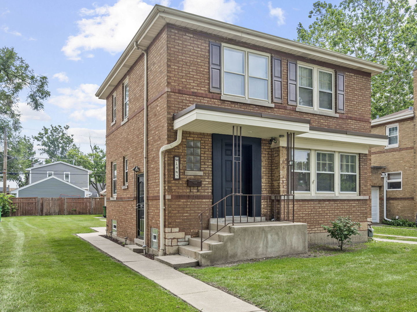 Property Photo: 1847 Newcastle Avenue IL 60154