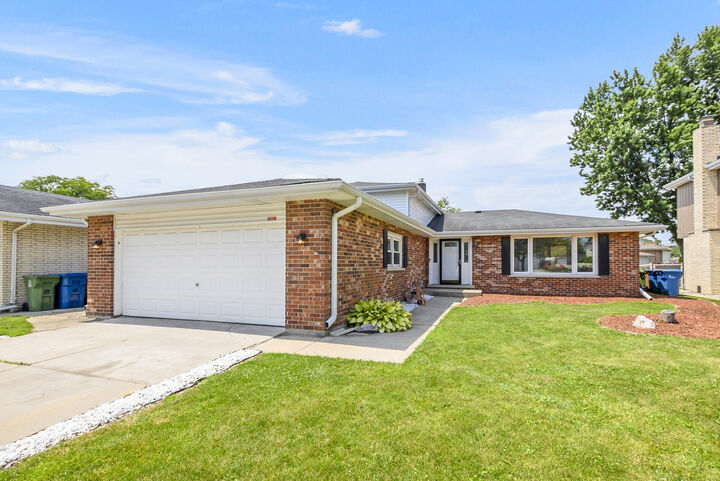Property Photo:  9336 Moody Avenue  IL 60453 