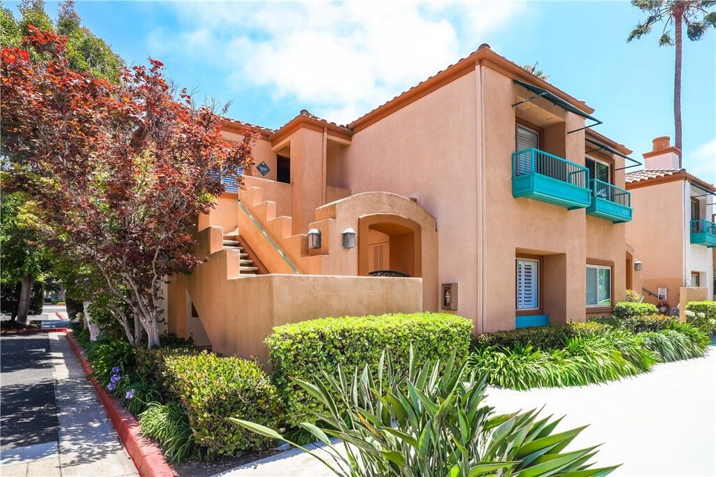 Property Photo:  366 Villa Point  CA 92660 