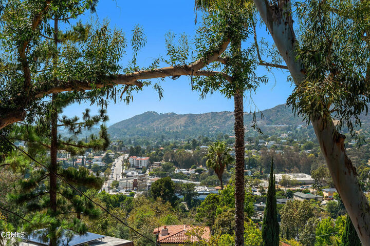 Property Photo: 391 Tamarac Drive CA 91105