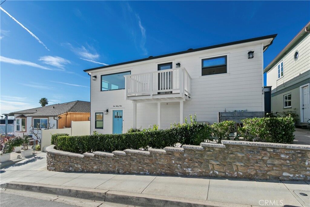 Property Photo:  264 266 San Joaquin  CA 92651 