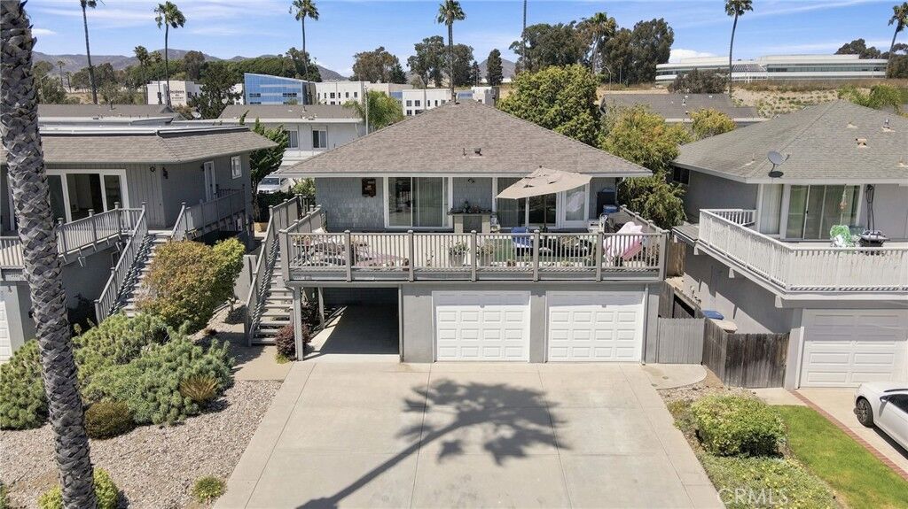 Property Photo: 2558 Seahorse Avenue CA 93001