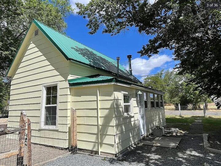 Property Photo:  795 Townsend  CA 96104 