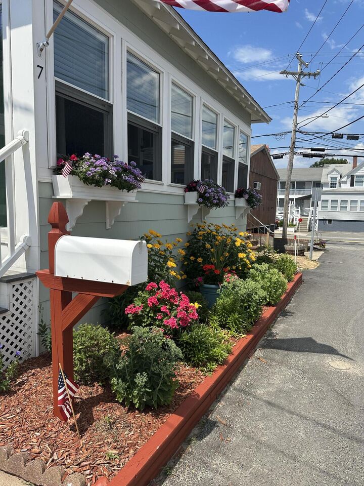 Property Photo: 7 Roussin Street ME 04064