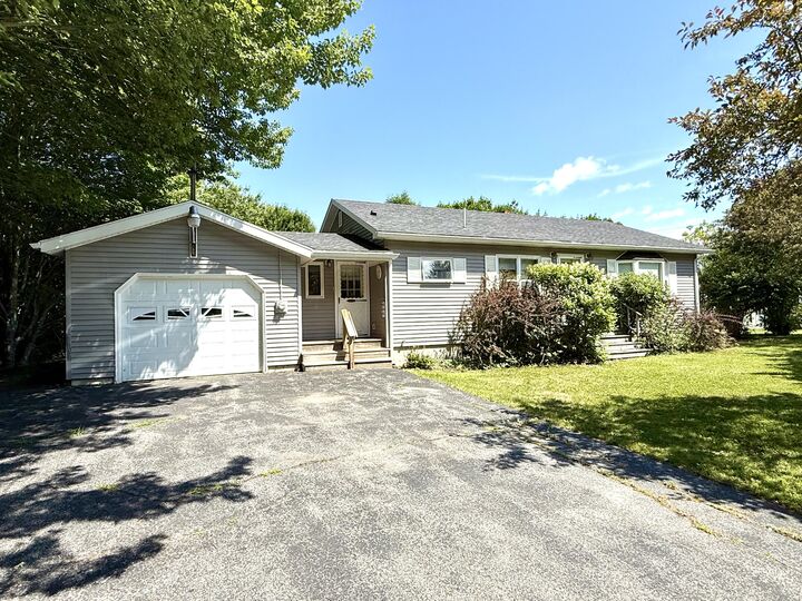 Property Photo: 166 Ridge Road ME 04606