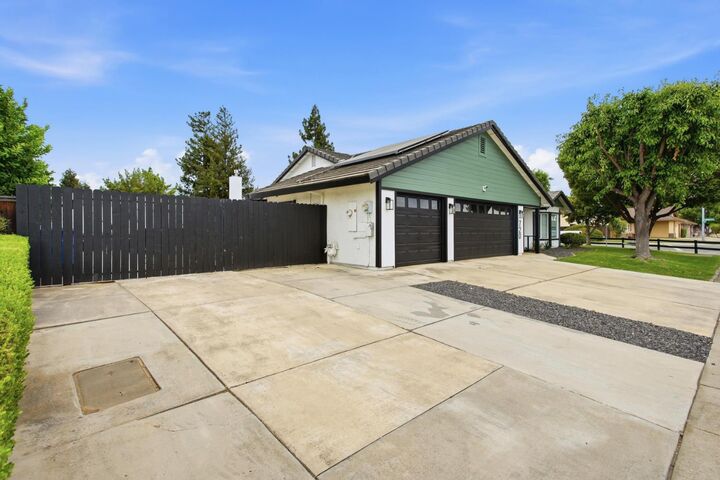 Property Photo: 720 Lake Canyon Avenue CA 95632